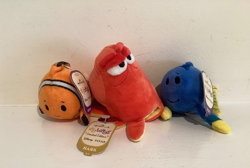 Hallmark itty bittys Finding Dory Nemo Dory Fish Plush Toy Set