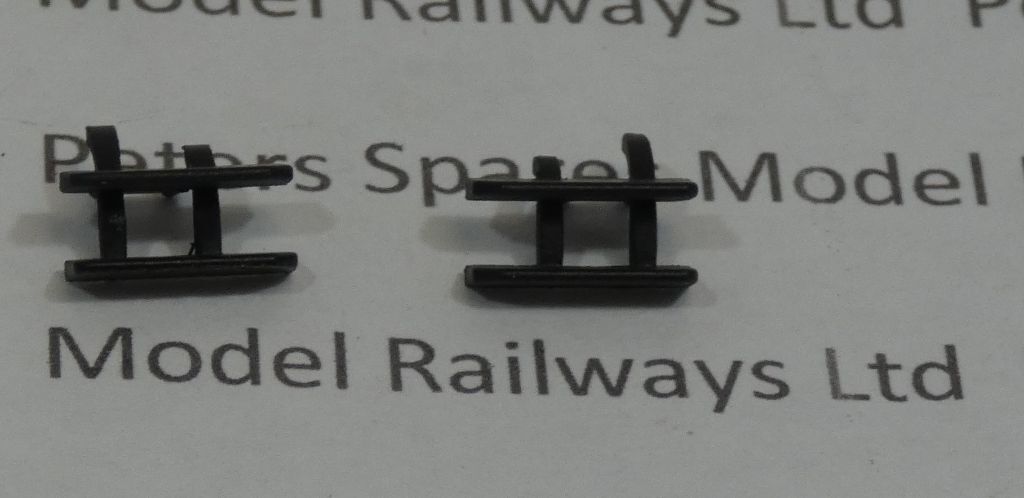 Dapol 113334 Class 121 / 122 OO Gauge Bogie Steps Black (Pair)