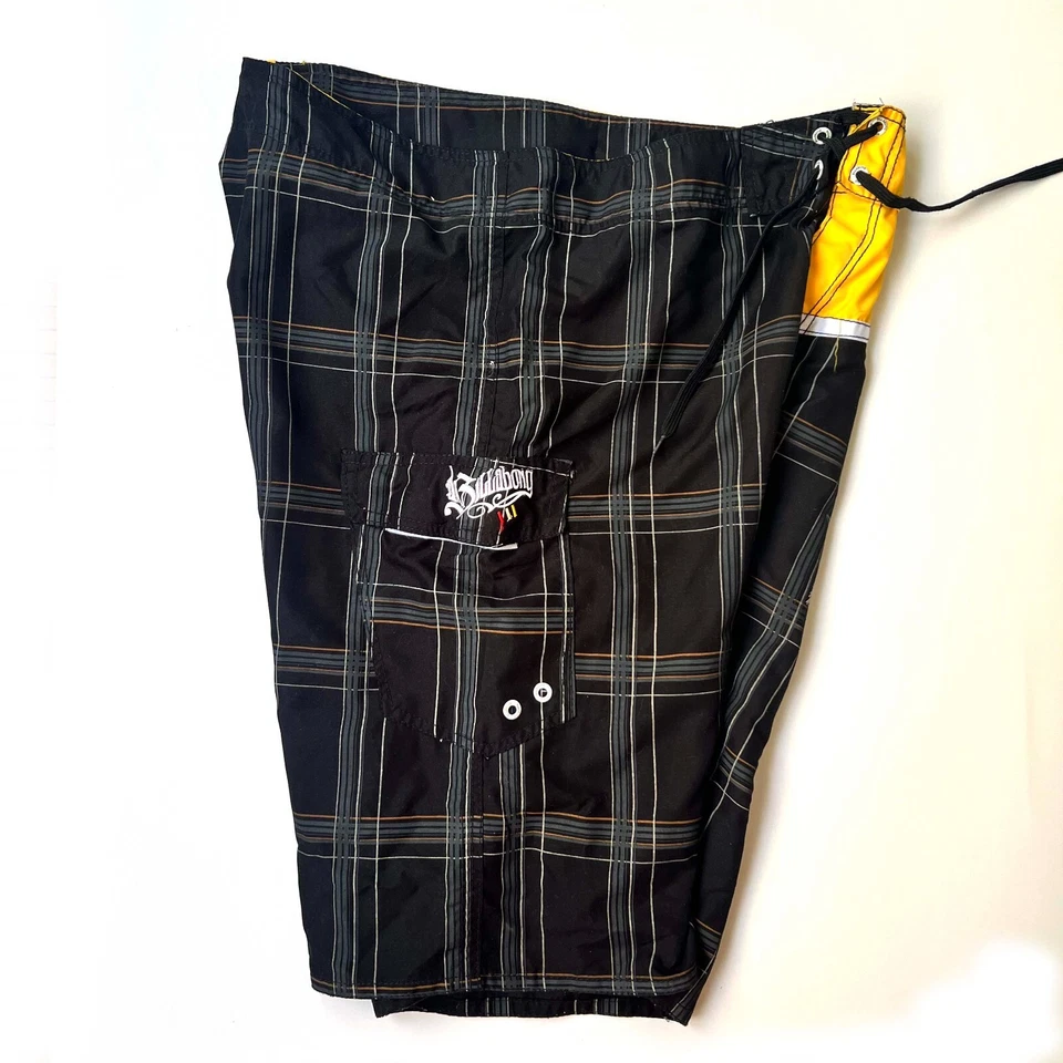Pantalones Cortos de Tabla Billabong Para Hombres De Colección Talla 38 Ropa de Surf a Rayas Negro Gris Calavera Foto 2 de 4