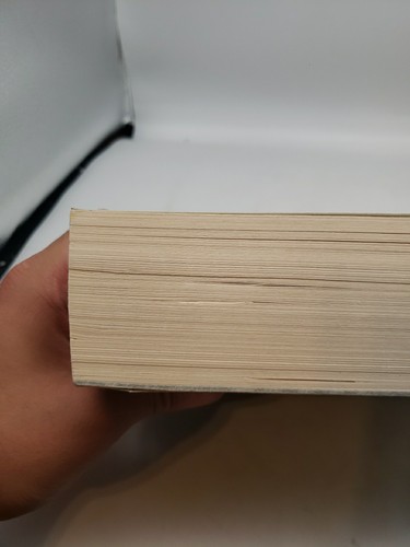Court Of Wings And Ruin Sarah J. Mass (2017) 1st Edition / Print Paperback *READ - Picture 4 of 8