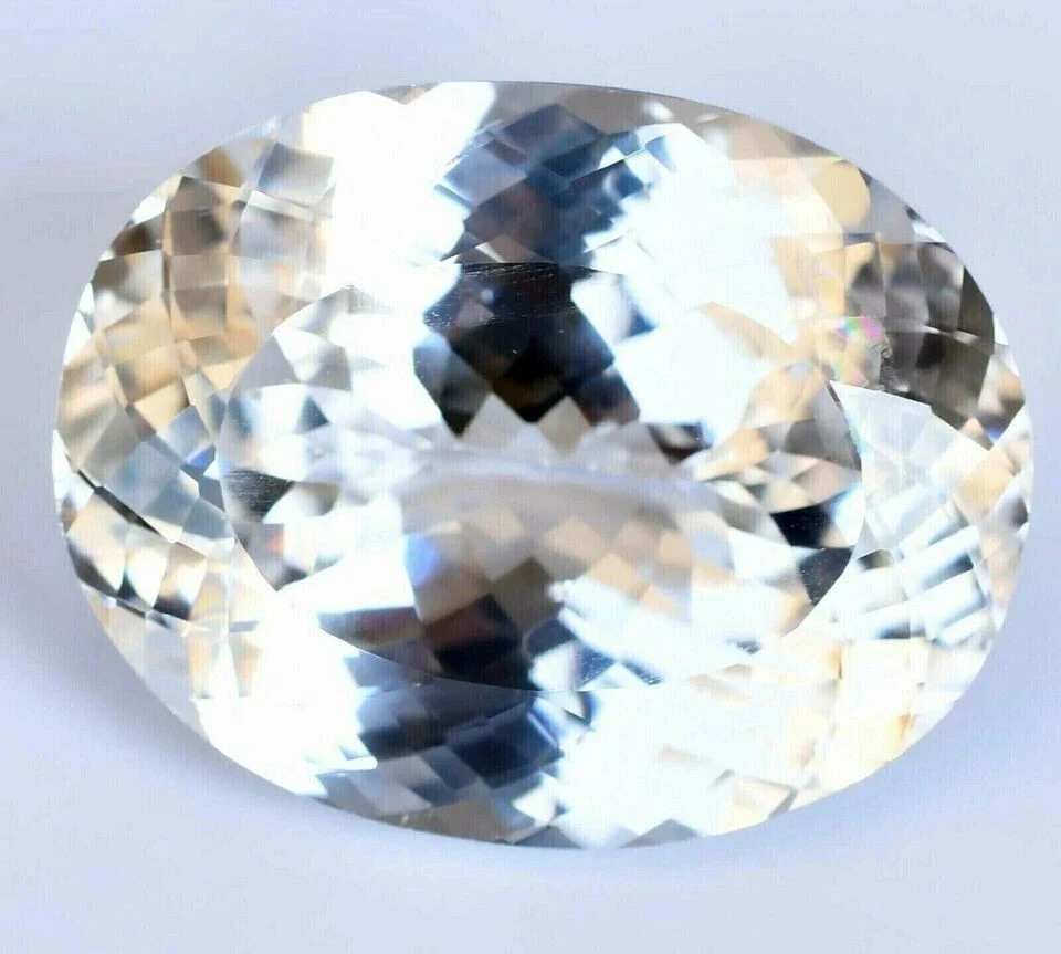 Piedra preciosa suelta facetada certificada corte ovalado zafiro blanco natural 125 quilates Foto 2 de 4