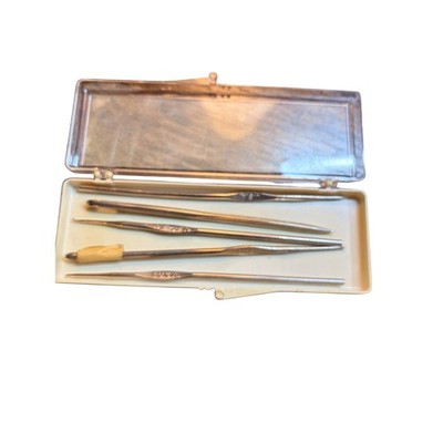 Vintage Mixed Set Boye Steel Crochet Hooks Size 7 & 10 Case & Needle Susan Bates