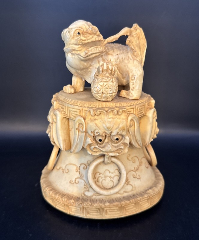 Vintage Carved Resin Chinese Foo Dog Pedestal Statue Ornate 6” X 5”