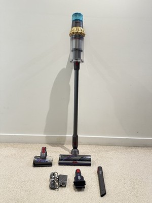 Dyson V15 Absolute handstick vacuum - Good Condition