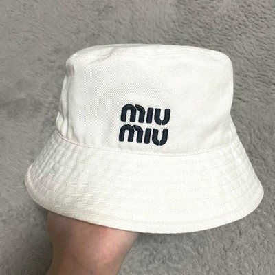 MIU MIU 刺繍ロゴ ドリル バケットハット　ホワイト s-l400.jpg