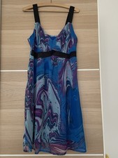 Fröhliches Sommerkleid
