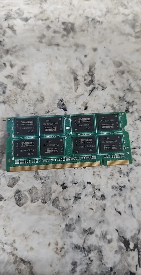 PC Apple Patriot PSD28G800SK 4GB PC2-6400 DDR2-800 CL6 200-Pin SoDIMM Laptop RAM - Image 2 of 2
