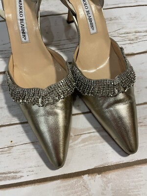 今日だけお値下げ【美品】Manolo Blahnik ハンギシブルー　38 Manolo Blahnik - Martanew Blue-Gray Satin Jewel Buckle Mule