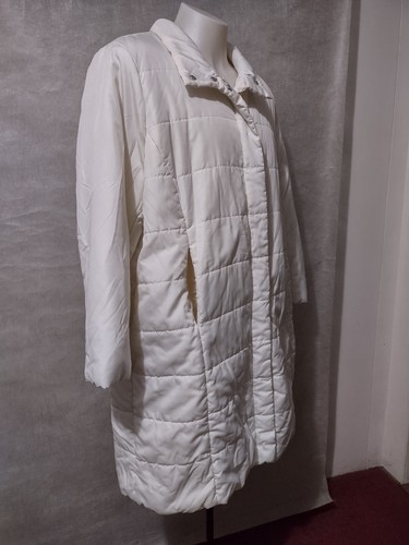 Roaman's Puffer Coat Women's Plus size 3X Full Zip White 2 Pockets Snap Covered. - Picture 15 of 16
