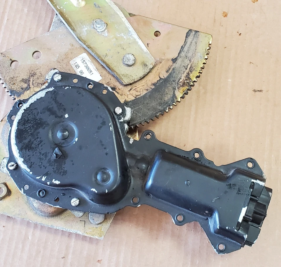 1981-1995 Chevy G10 G20 G30 GMC Vandura LH Power Window Regulator W/Motor OEM - Imagem 3 de 4