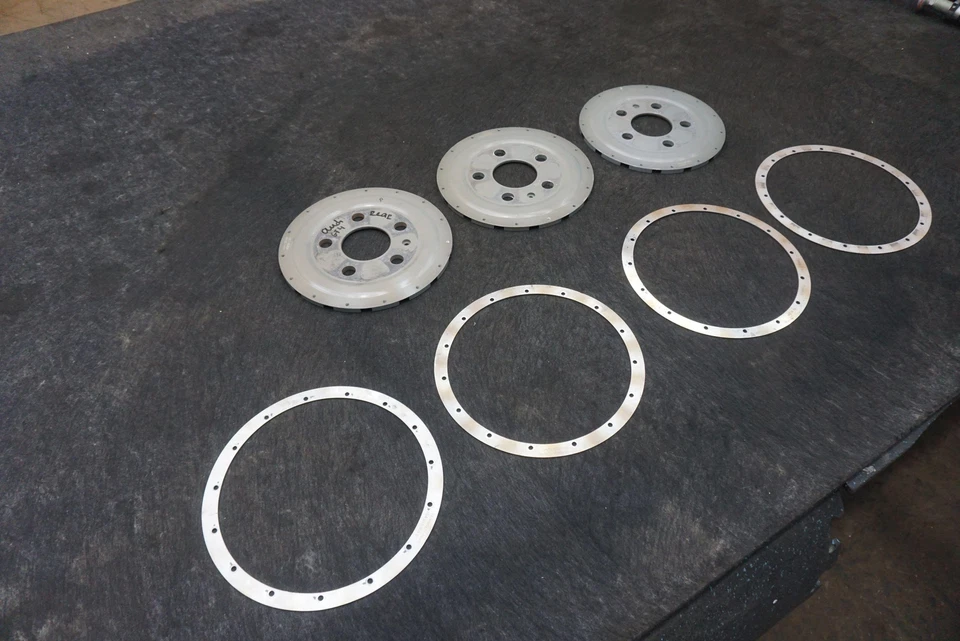 Juego de sombreros de freno traseros con anillos de retención OEM 4S9615331 Audi R8 GT4 4S 2016-18 Foto 3 de 4