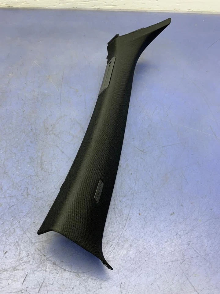 Jaguar XF 2016-2019 RH delantero derecho un pilar moldura | tela negra GX6303512 Foto 2 de 4