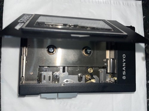 Walkman Sanyo M 5550 Lettore Cassette Come Nuovo (Leggere attentamente Descrizione) - Foto 8 di 13