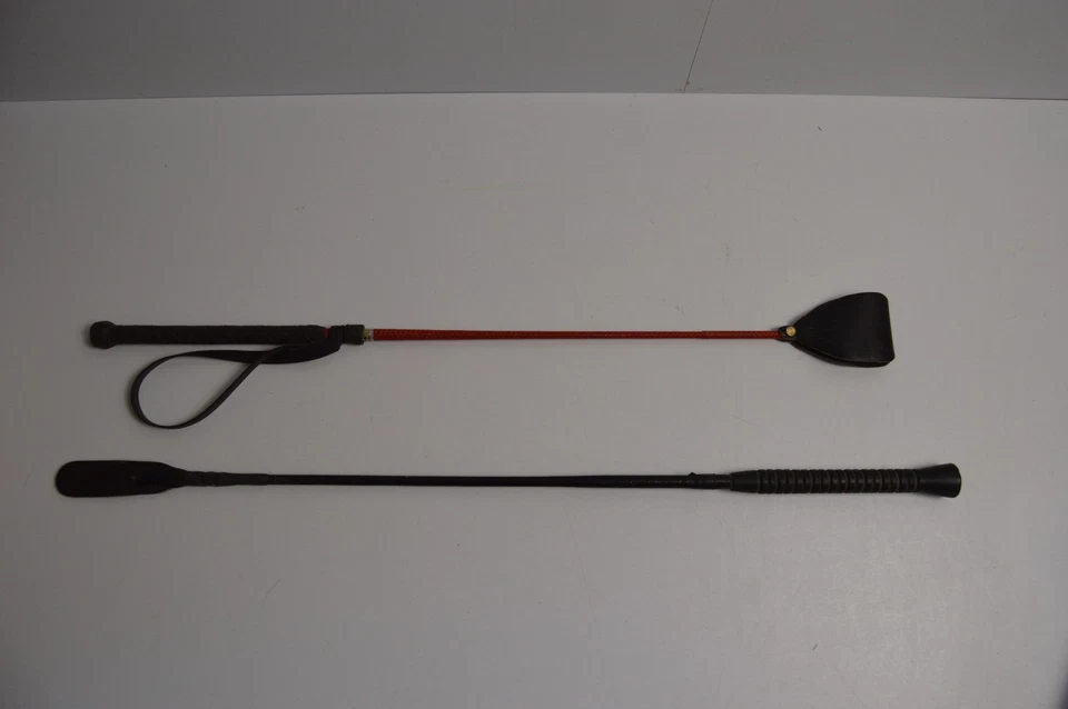 2 cultivos de equitación Wonder Whip puntas de cuero trenzado rojo coleccionables Foto 2 de 4