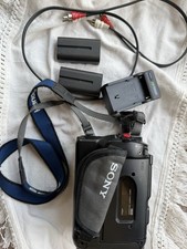 Sony Handycam Vision CCD-TRV43 Hi8 Camcorder 18x Optical Zoom Accessories