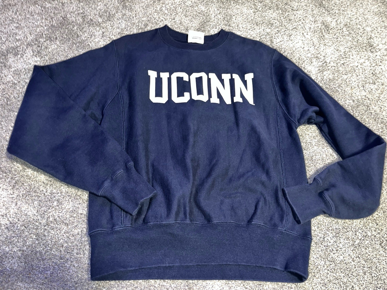 Vintage Champion Reverse Weave UCONN Sweatshirt Small Vguc