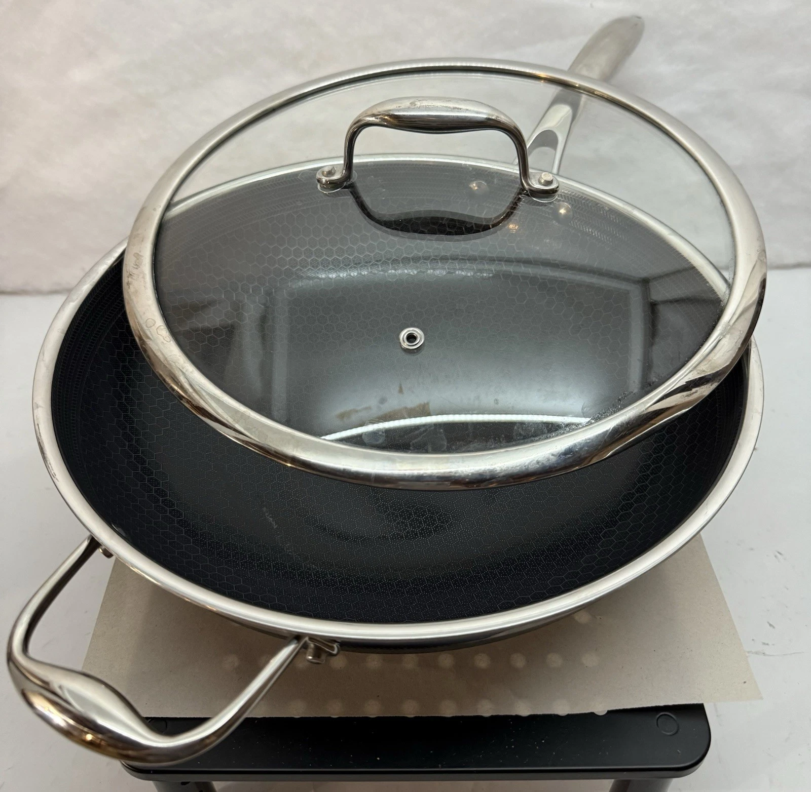 HexClad 12" WOK 12-Inch Hybrid Nonstick Pan -With Lid See Note Used Condition
