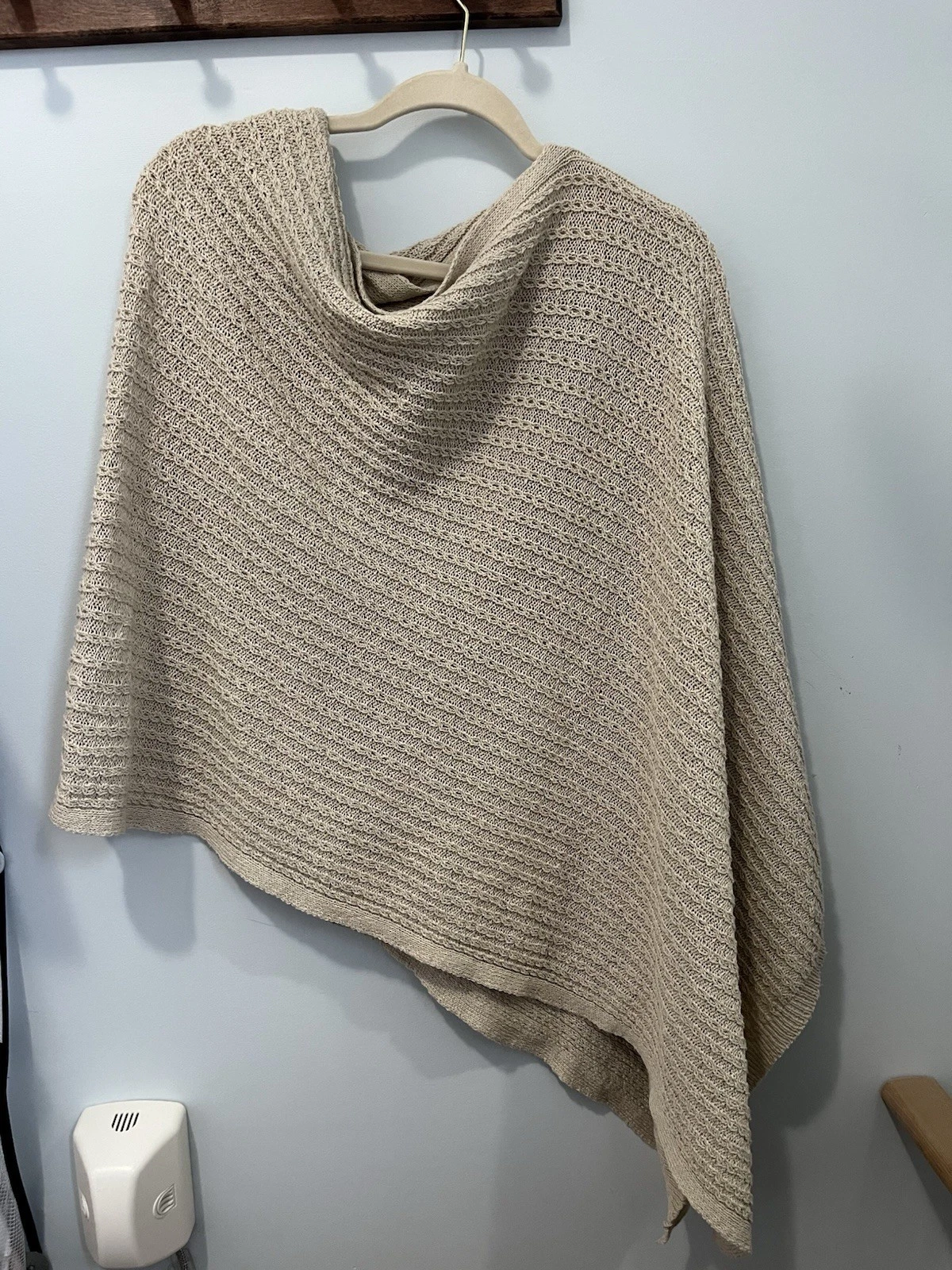 In2Green Eco Luxury Cotton Knit Poncho Beige Asymmetrical Made In USA Boho
Opens in a new window or