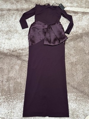 SOLACE LONDONKori off-shoulder gown