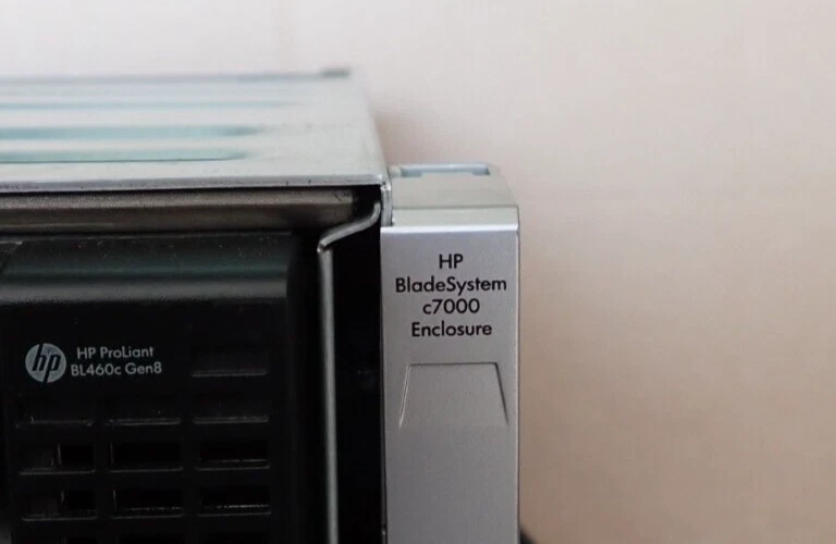 HP BladeSystem C7000 G3 3PH Chassis 8x BL460c Gen8 with Spec + 1x D2220sb Blades - Image 3 of 4