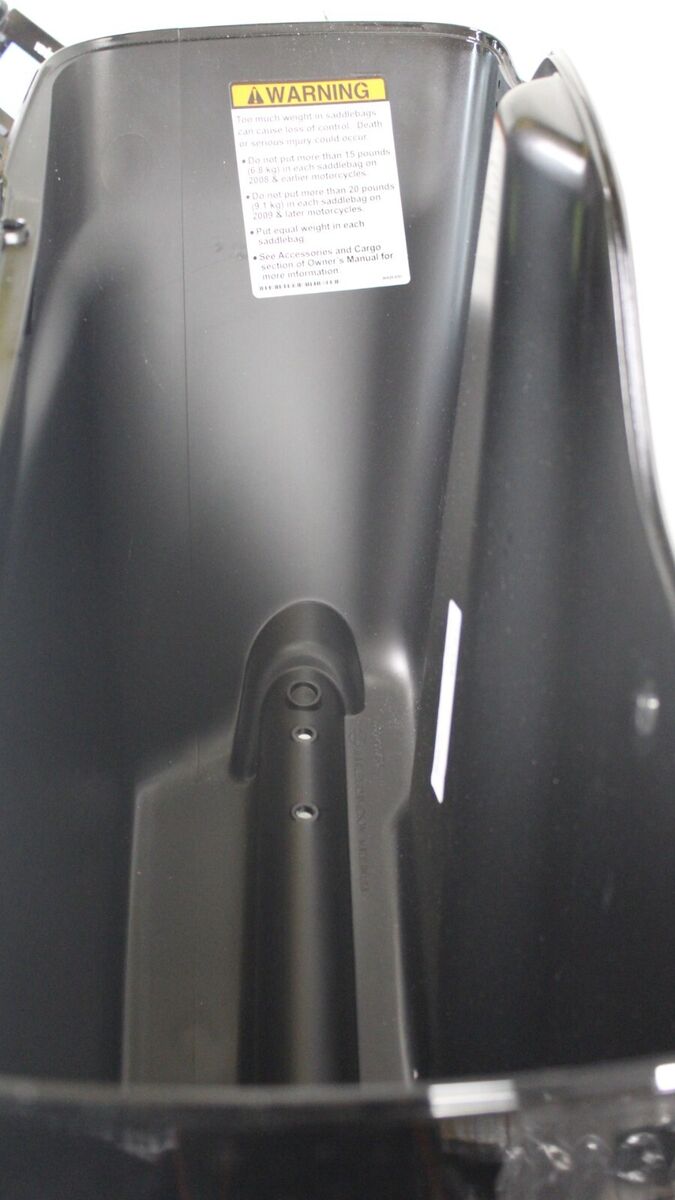 Harley-Davidson Vivid Black Left Extended Saddlebag Harley-Davidson Vivid Black Left Extended Saddlebag