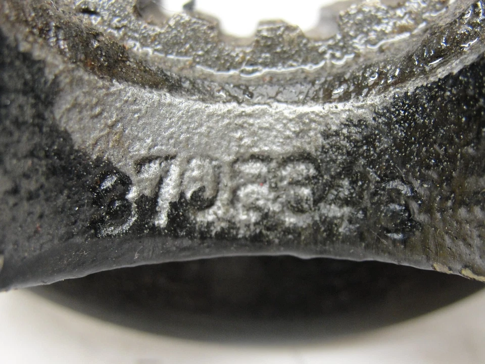 Original 1955-64 Chevy GM 8.2 10 Bolt Pinion Yoke 17 Spline U Joint GM 3708646 - Image 2 of 4