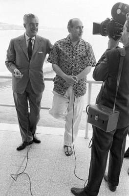 Italian directors Vittorio De Sica and Roberto Rossellini 1956 OLD PHOTO