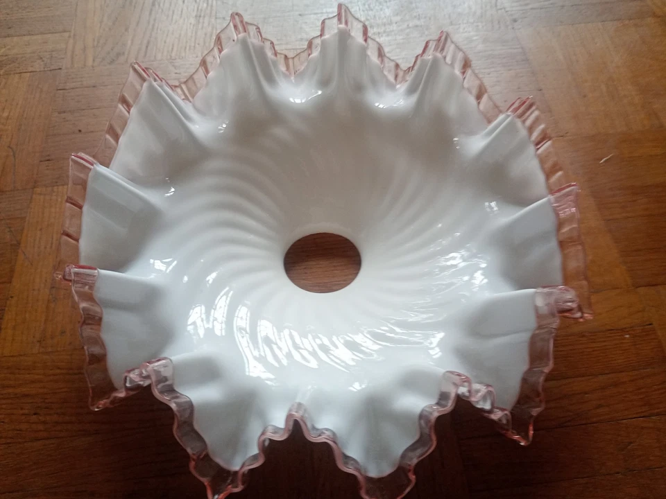 Abat-jour suspension ancien dentelle blanc OPALINE ondulée et frise verre rose - Photo 3/4