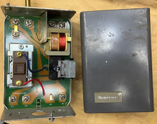 Honeywell L8148A 1157 120V Aquastat Relay Controller 180-240 Y20