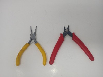 Set Of 2 Bead Buddy Pliers 1 Wire Cutter 1 Round Needle Nose