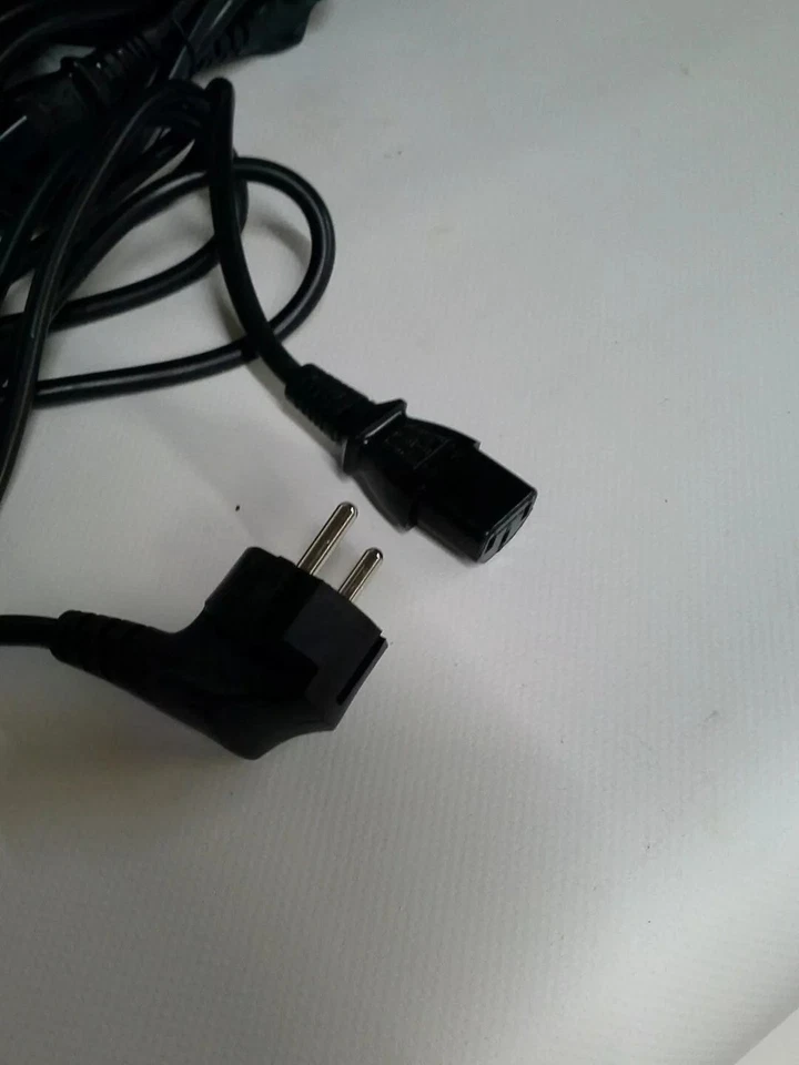 European CEE 7/7 Right Angle Plug to IEC C13 Cord, 18AWG, 5.5ft, 17pcs - Image 2 of 2