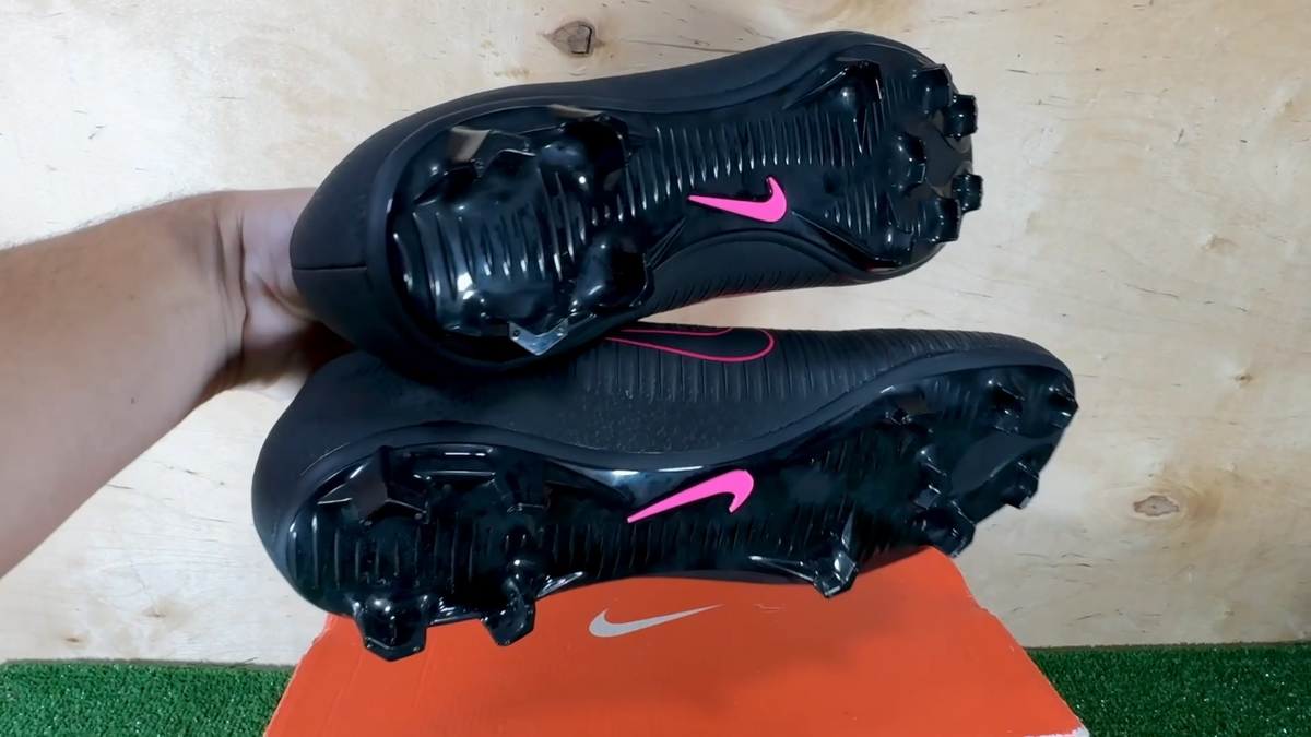 【廃盤モデル】Nike Vapor スパイク ブラック Nike Vapor スパイク ブラック/ホワイト