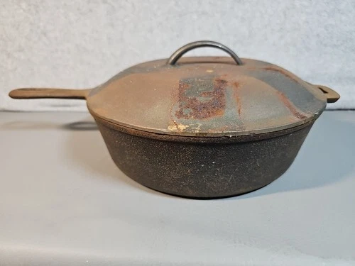 Wagner Ware 10 1/2” Cast Iron Chicken Fryer #8 Made In USA Unused Has Rust NOS