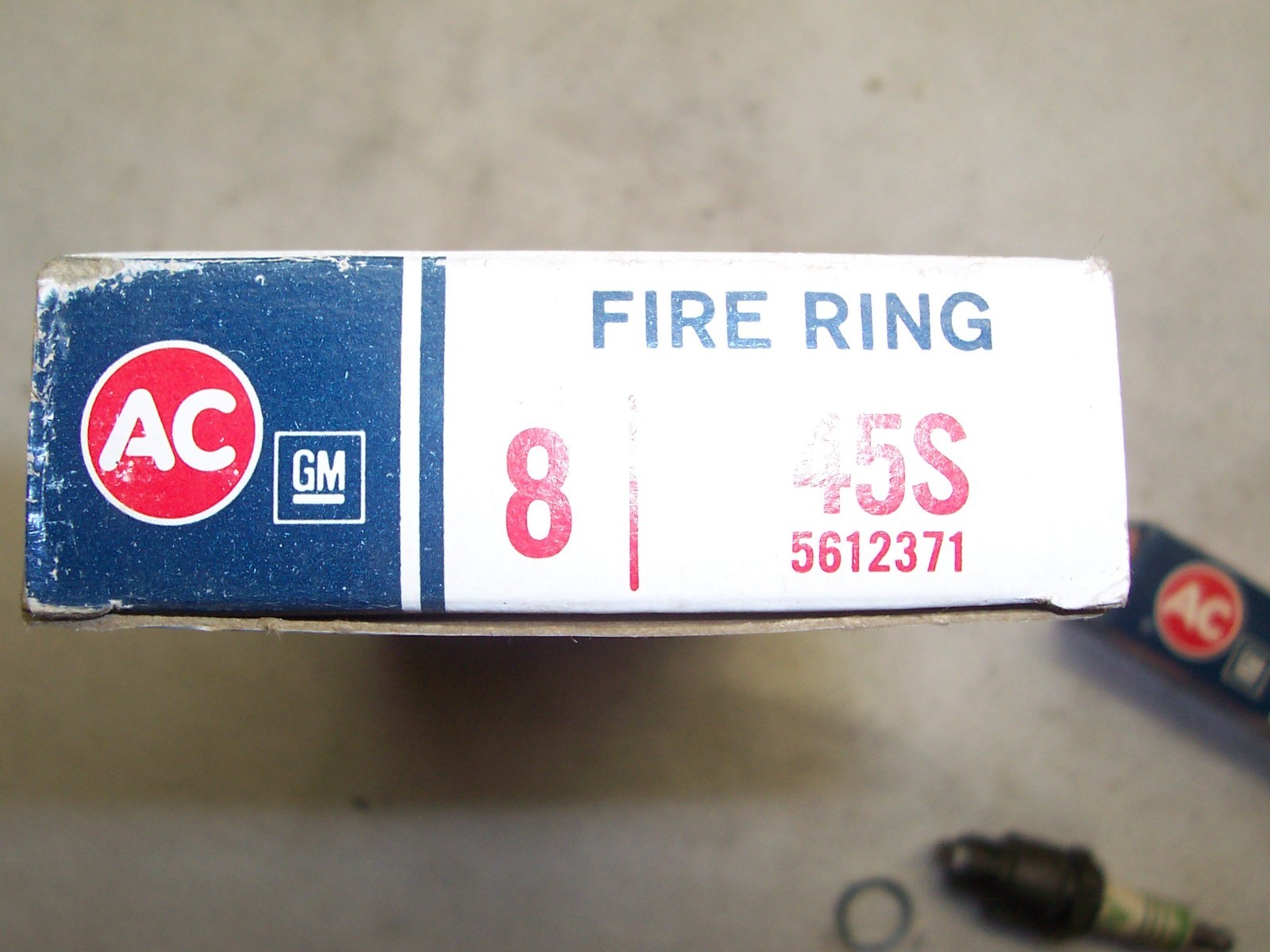AC 45S Spark Plug Set - NOS - Green Rings  - 1950s  60s Buick, Olds, Pontiac