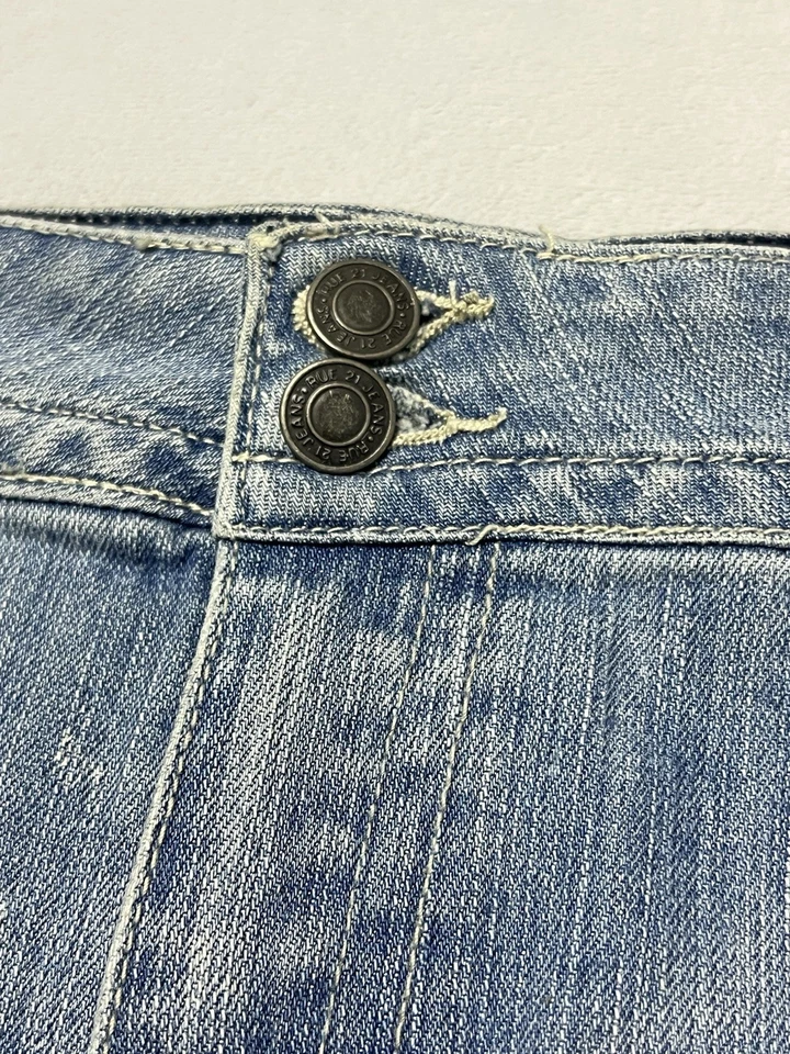 Saia jeans Rue 21 desgastada Y2K 13/14 bainha crua floral remendo lavagem leve azul - Imagem 3 de 4