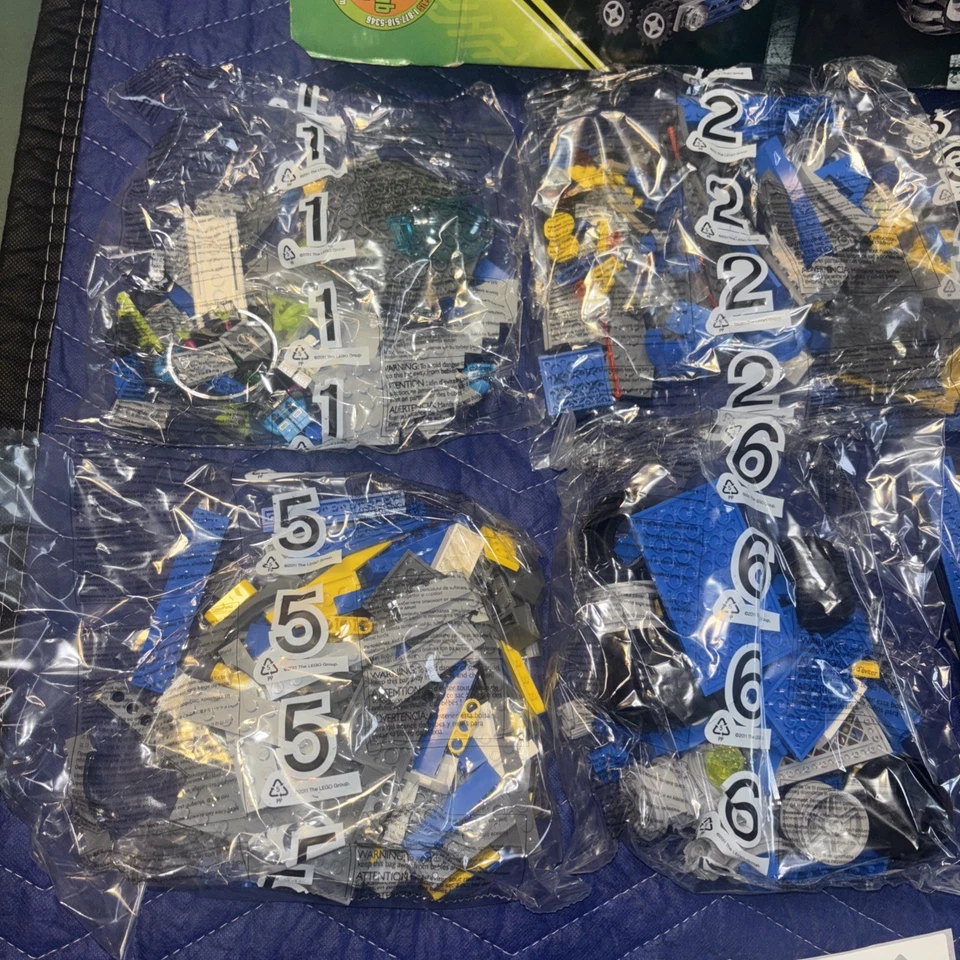 Lego Alien Conquest EARTH DEFENSE HQ Conjunto 7066 Alien Clinger Trooper Minifiguras Novo - Imagem 2 de 4