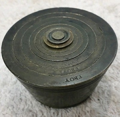 Antike 8 George V Bronze verschachtelte Tasse Gewichte 8,4,2 und 1oz 0,5,3,2 und 1oz Gbs8