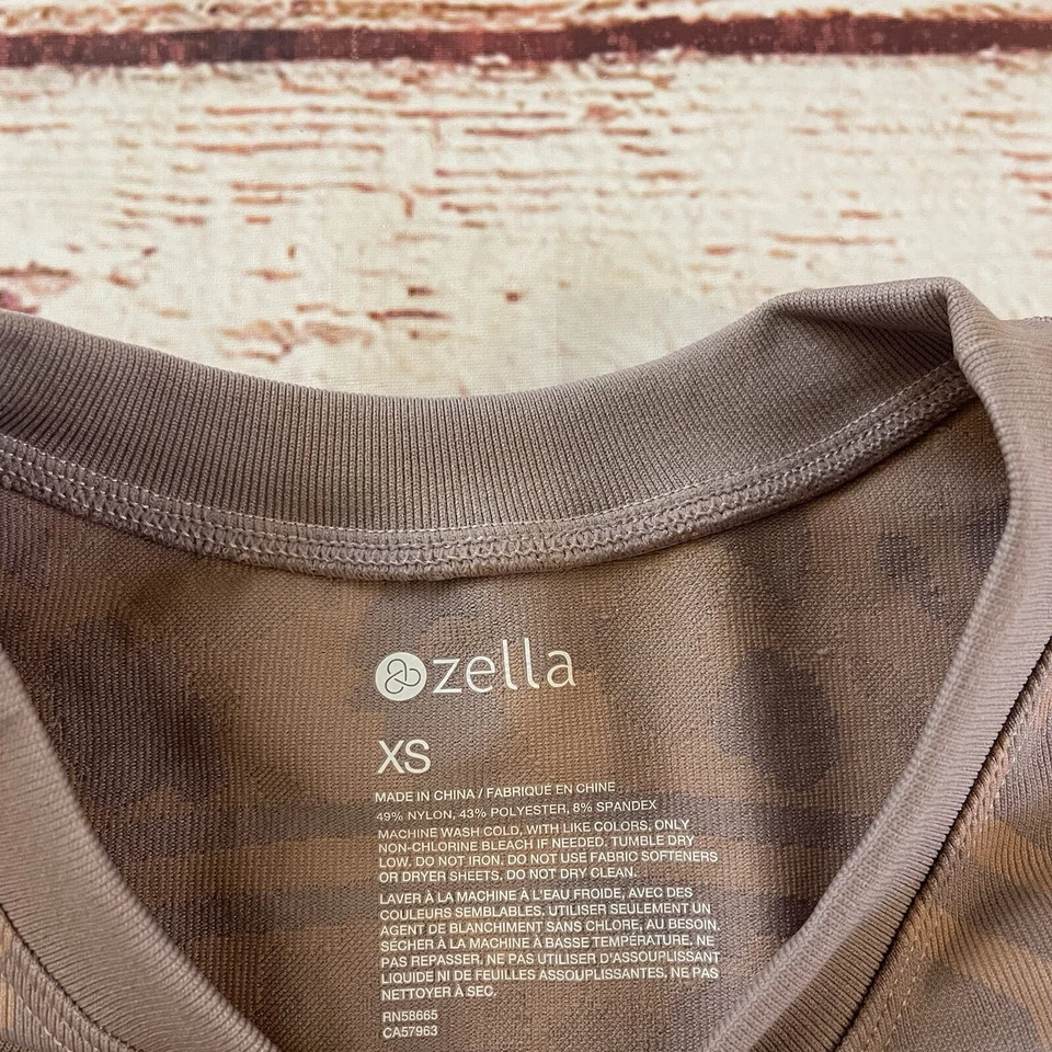 Camisa Atlética de Compresión Estampado Animal Zella Agujeros para Pulgar Rosa Manga Larga XS Foto 3 de 4