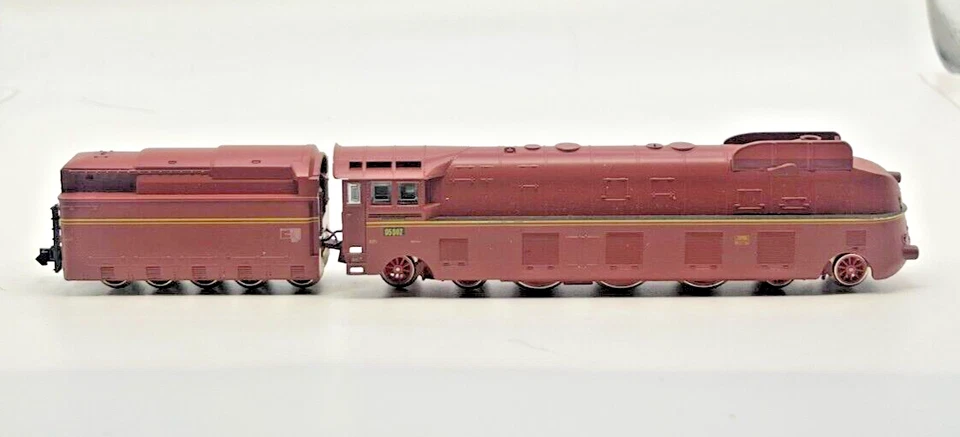 N Scale Arnold 2217 BR05 Stream Locomotive Original Box - Image 2 of 4