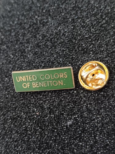 Pin's Pins Pin Enamel 51 Modes Vêtements "UNITED COLORS OF BENETTON" - Picture 3 of 3