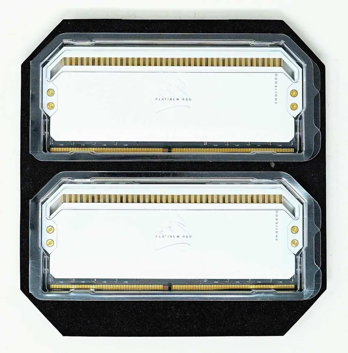 Corsair Dominator Platinum 64GB (2x32GB) DDR5 5200 CL40 XMP 3.0
