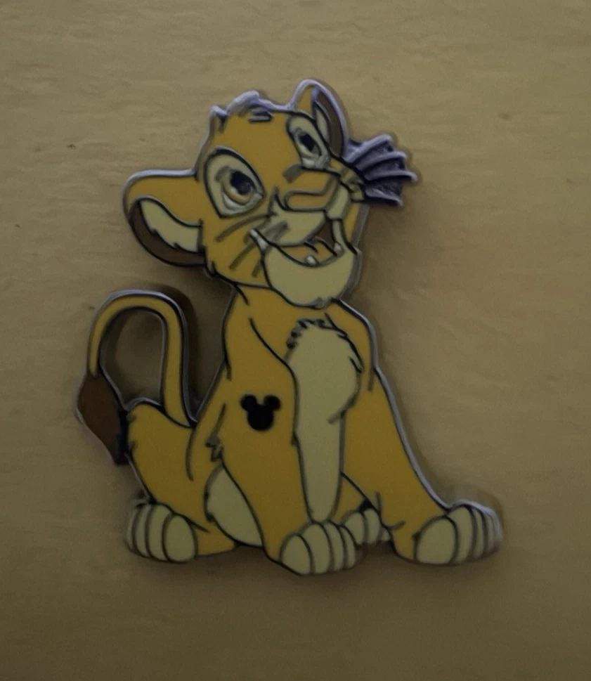Disney Pin DLR Simba Chaser Yellow Color Story Hidden Disney 2025 Wave B