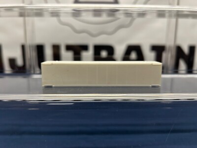 Deluxe Innovations N Scale 48  White Undecorated Container Load (T)