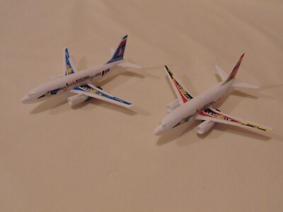 Airport 737 Planes Twin Pack   Plastic Toy S.J.L Airliner   Used Excellent