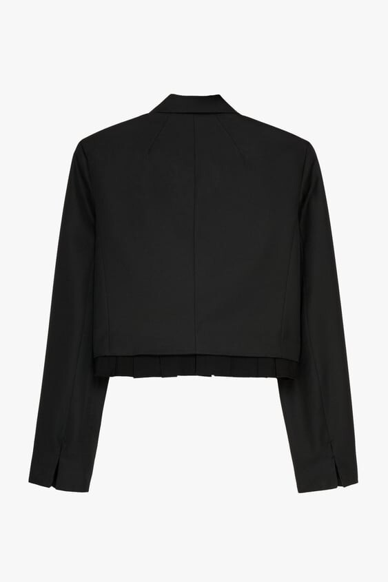 大人気！Zara Cropped Flap Blazer ブラック zara クロップドブレザー フラップ ブラック - メルカリ