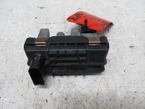 Stellelement Turbolader Defekt, Gehäuse gebrochen siehe Foto BMW  5 TOURING (E61