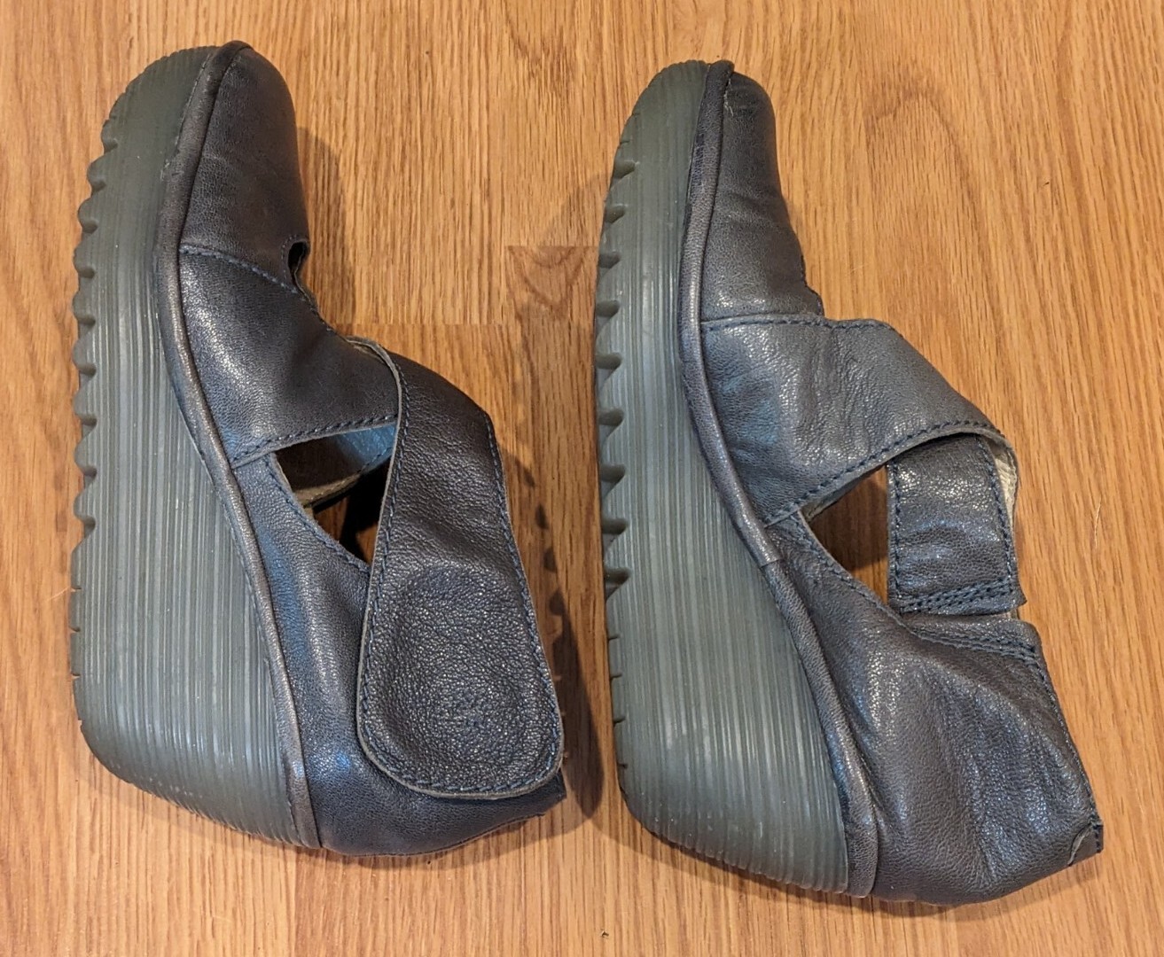 fly london yogo wedge