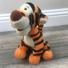 Disneyland Walt Disney World Tigger Plush Animal Toy Winnie the Pooh 10" Lovey