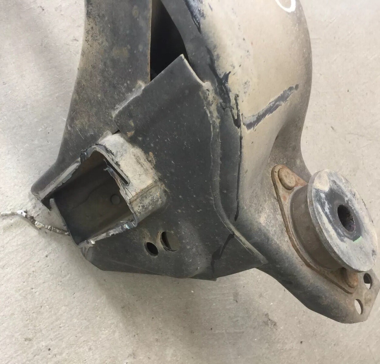 2008 Dodge Ram 1500 4x4 Quad Cab Cab Mount Frame Crossmember Cross Member