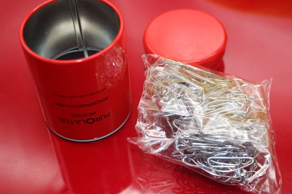 Porsche Christmas gift 2024 : 100 paper clips in form of a 911 silhouette key - Image 4 of 4